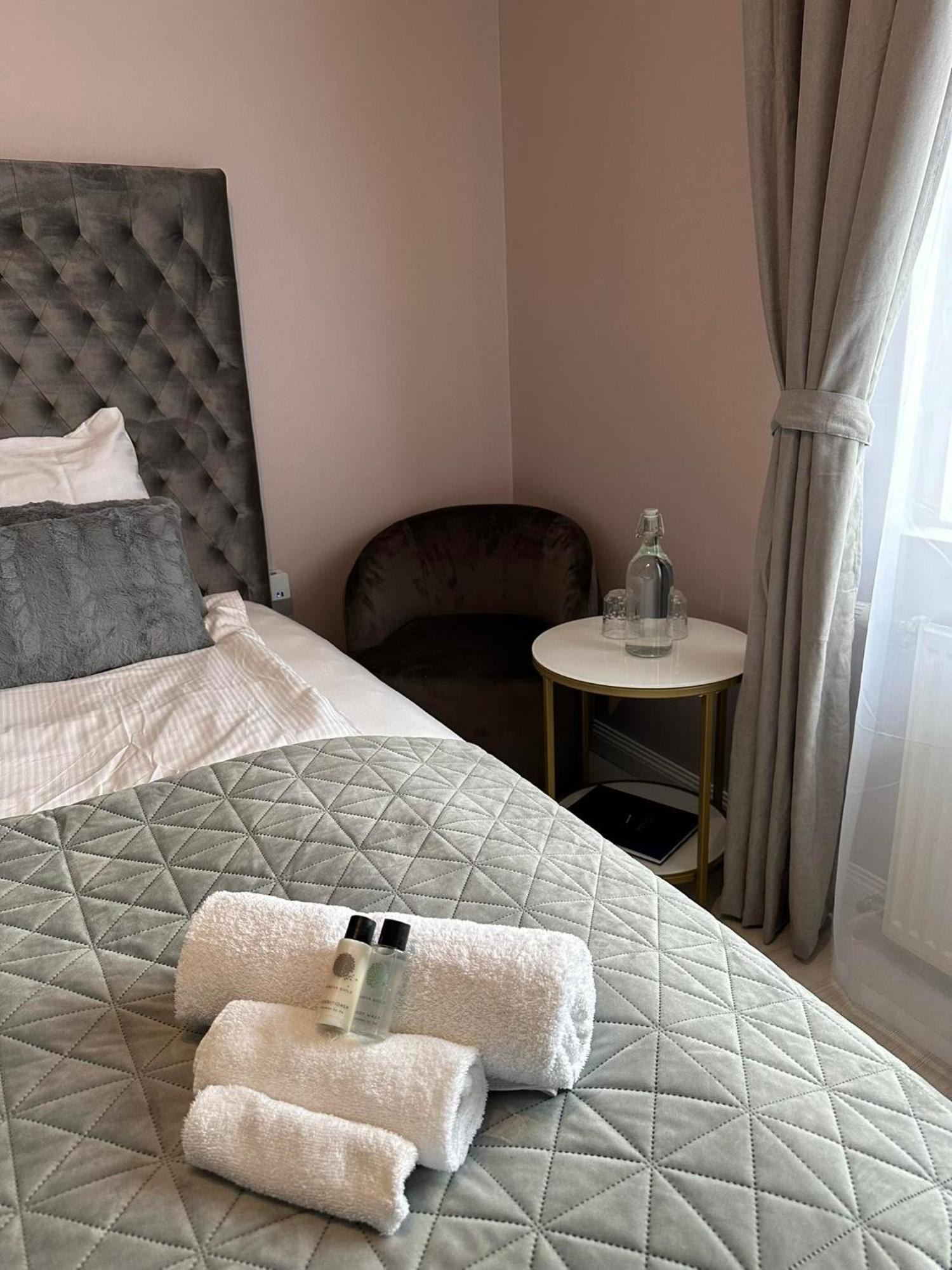 R&J Guesthouse Room Grindavík Eksteriør bilde